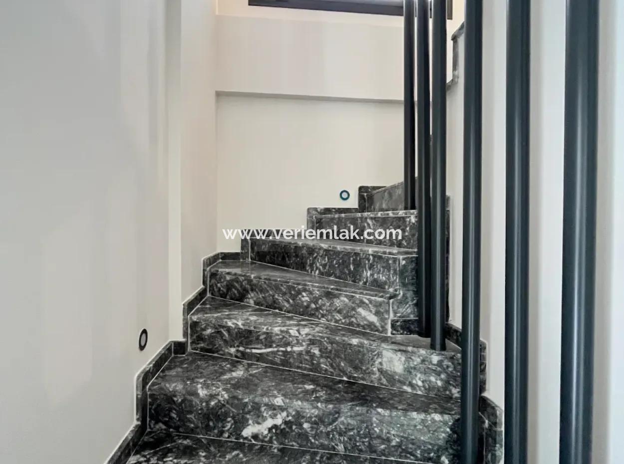 Detached, Pool, Comfortable Life In Seferihisar Hidirlik