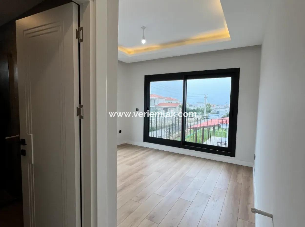Detached, Pool, Comfortable Life In Seferihisar Hidirlik