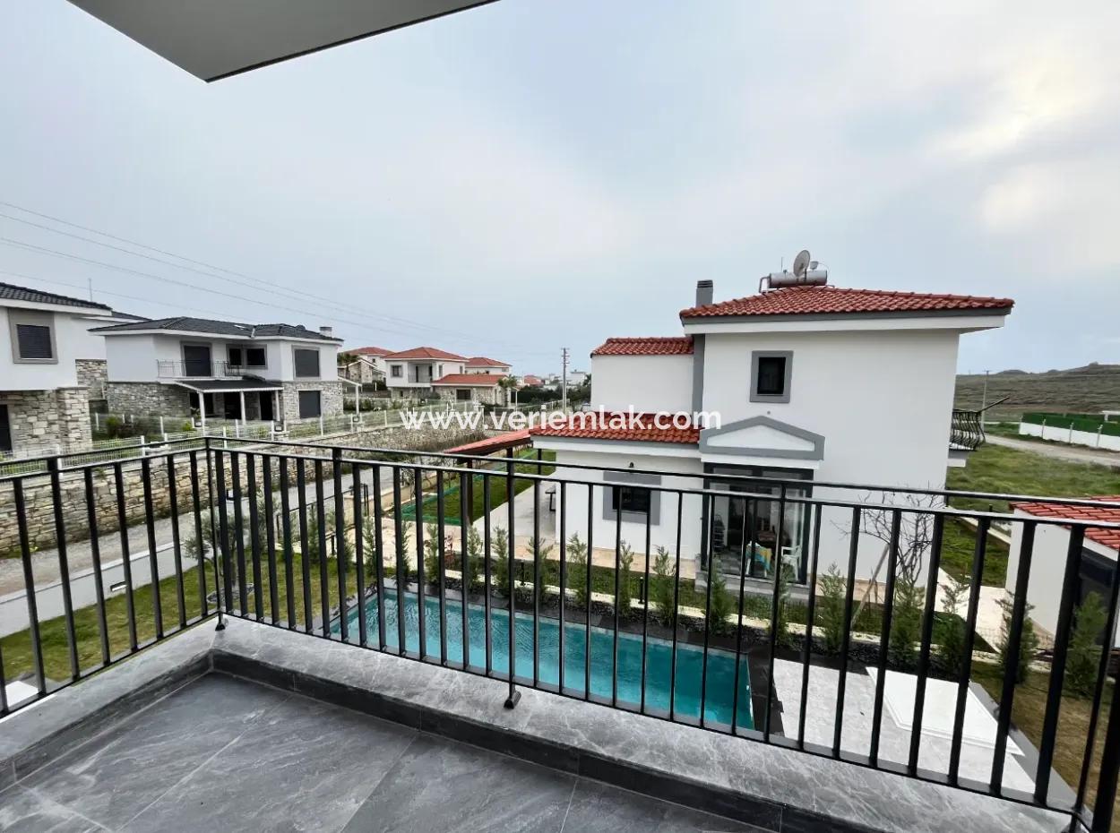 Detached, Pool, Comfortable Life In Seferihisar Hidirlik