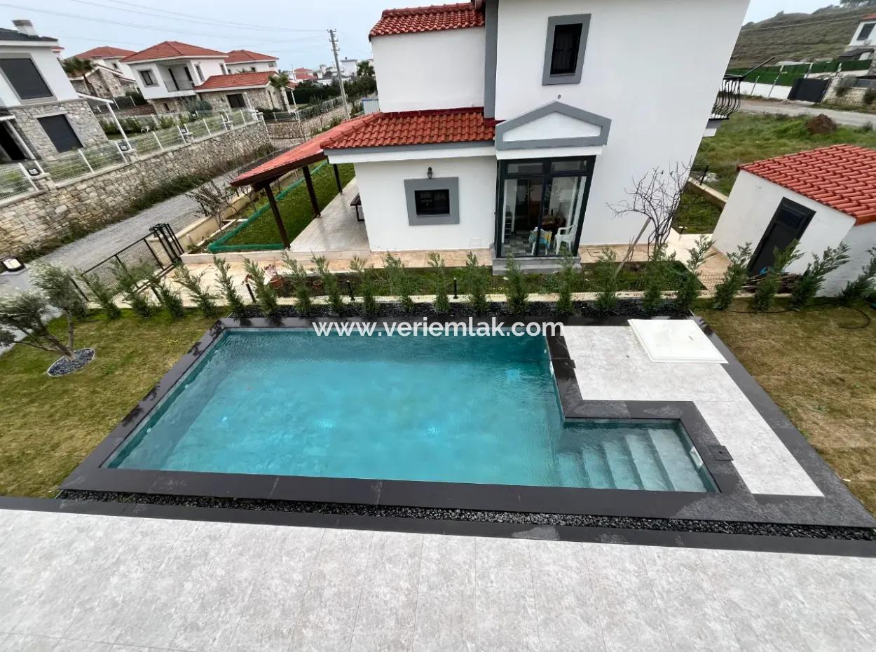 Detached, Pool, Comfortable Life In Seferihisar Hidirlik