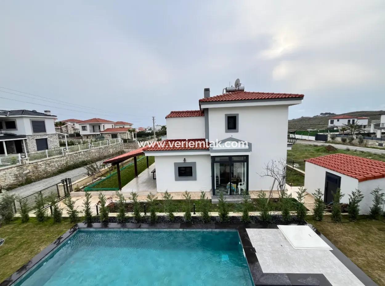 Detached, Pool, Comfortable Life In Seferihisar Hidirlik