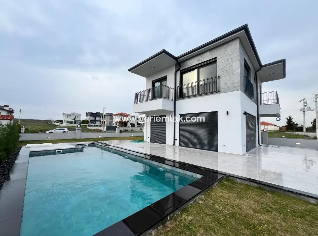Detached, Pool, Comfortable Life In Seferihisar Hidirlik