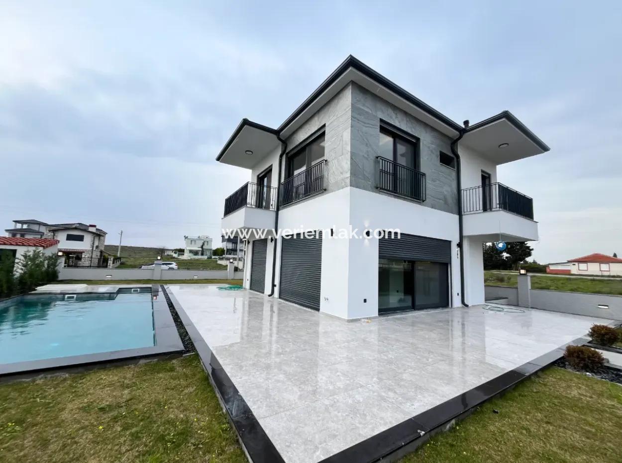 Detached, Pool, Comfortable Life In Seferihisar Hidirlik
