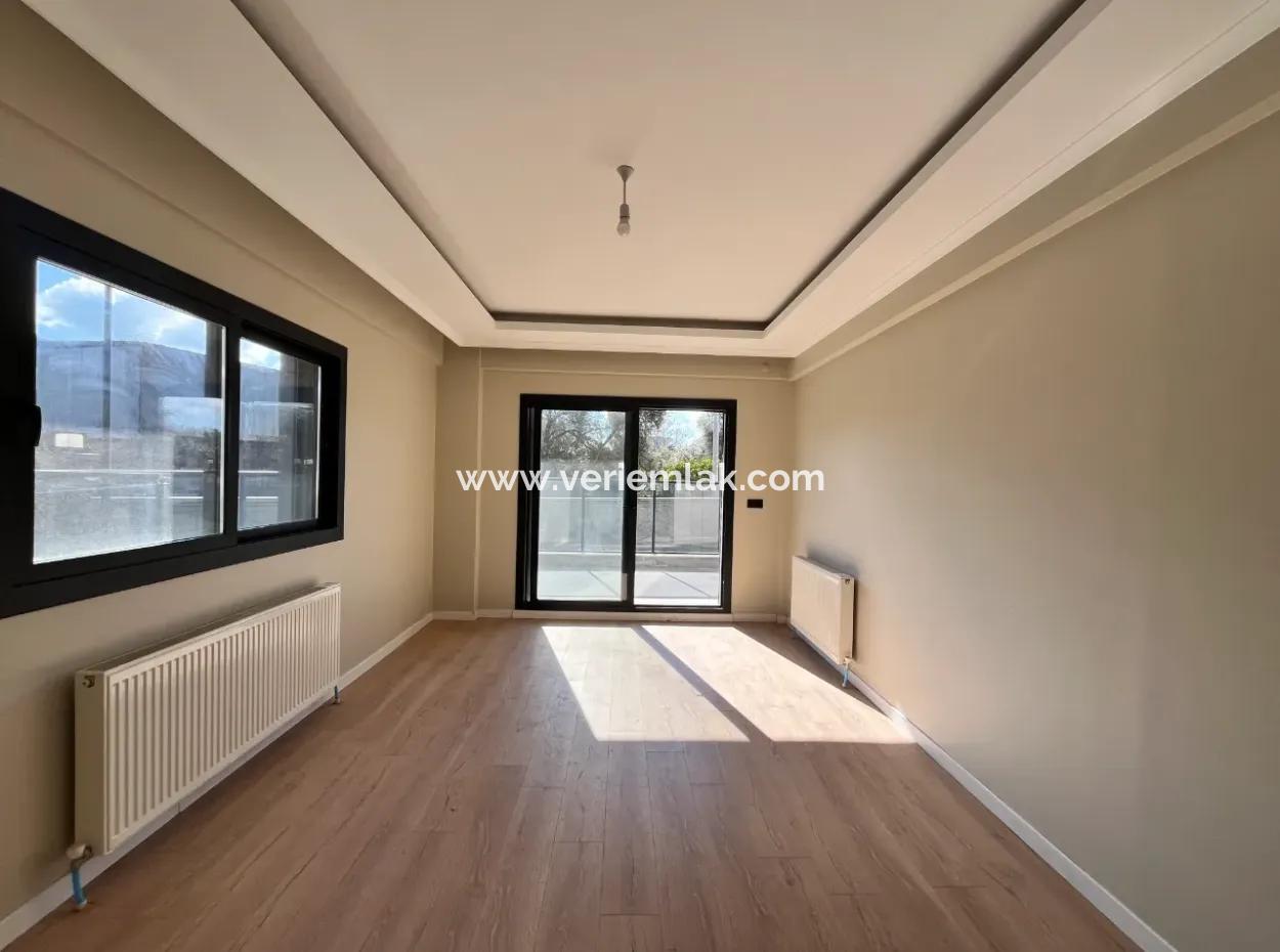 2 1 Brand New Apartment With Separate Kitchen In A Complex With Garden, Pool And Security In Seferihisar Camikebir Neighborhood