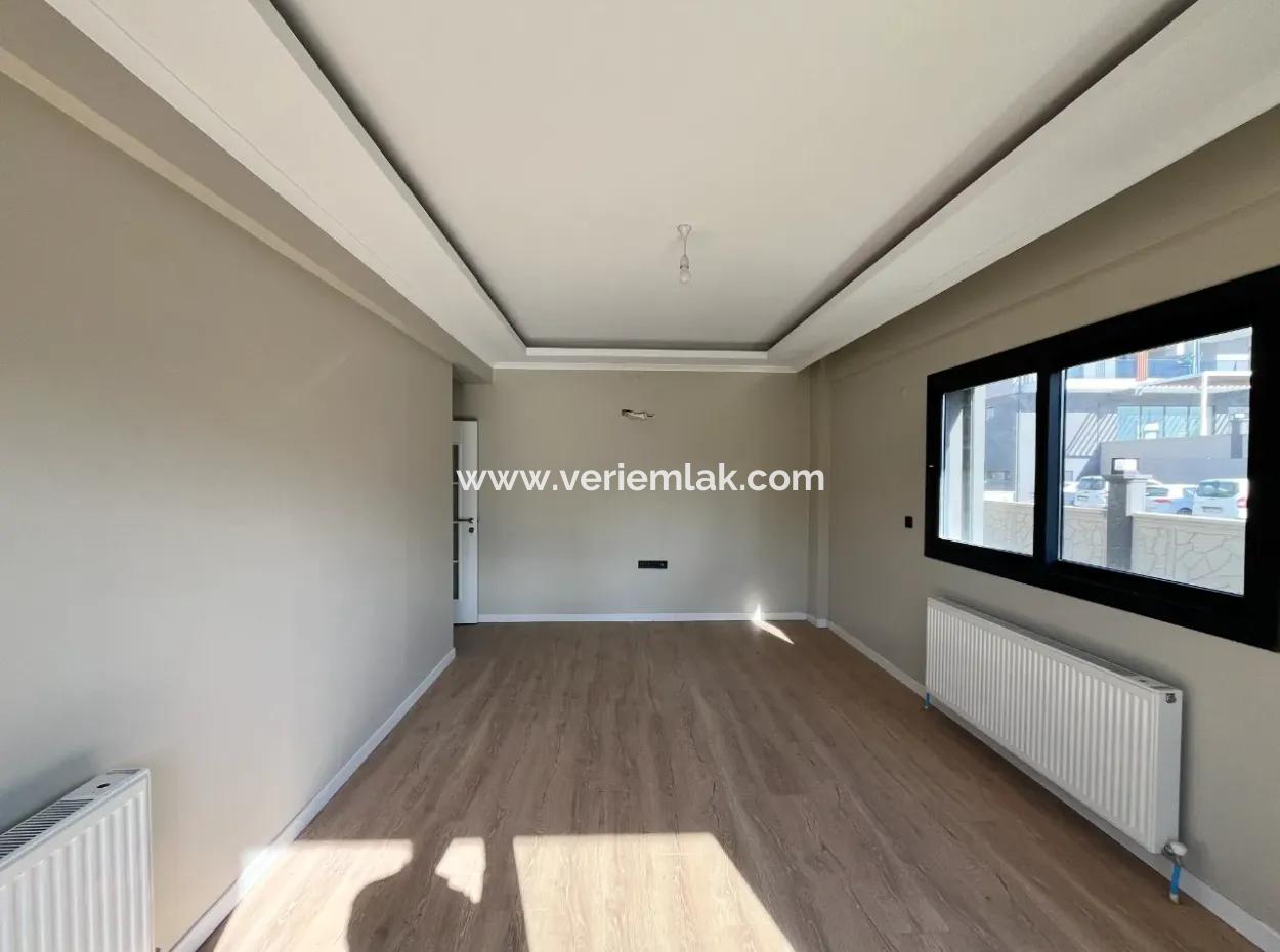 2 1 Brand New Apartment With Separate Kitchen In A Complex With Garden, Pool And Security In Seferihisar Camikebir Neighborhood
