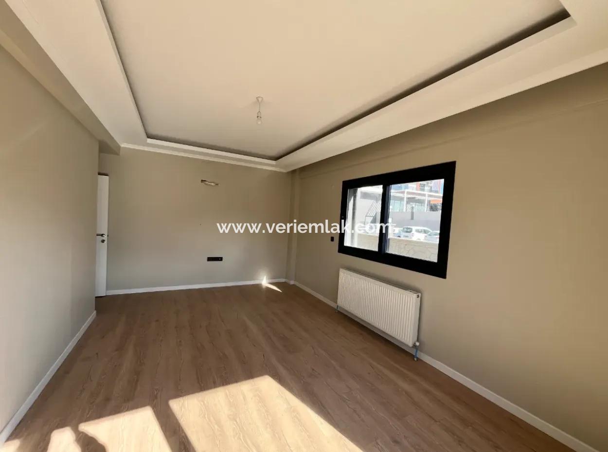 2 1 Brand New Apartment With Separate Kitchen In A Complex With Garden, Pool And Security In Seferihisar Camikebir Neighborhood