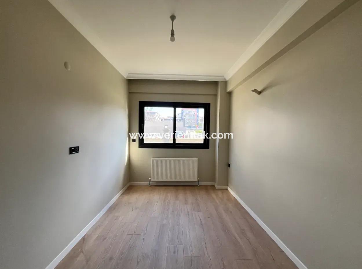 2 1 Brand New Apartment With Separate Kitchen In A Complex With Garden, Pool And Security In Seferihisar Camikebir Neighborhood
