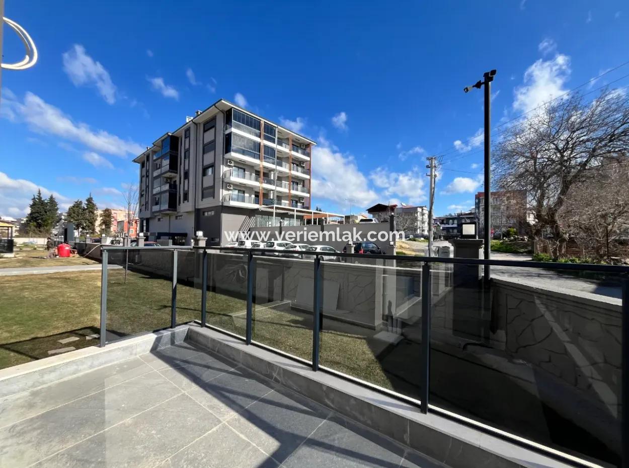 2 1 Brand New Apartment With Separate Kitchen In A Complex With Garden, Pool And Security In Seferihisar Camikebir Neighborhood