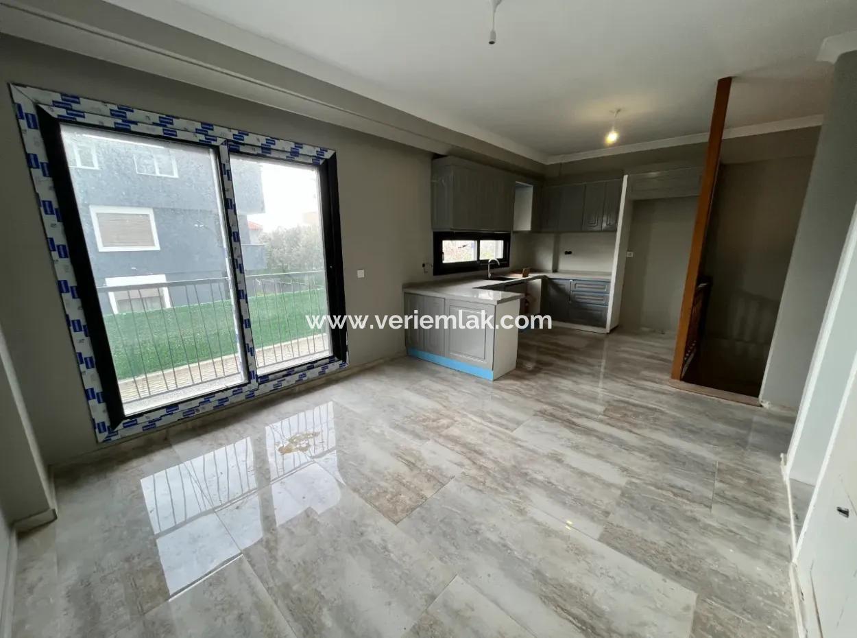 2 1 Duplex With Garden In Seferihisar Çolak İbrahim Bey Neighborhood
