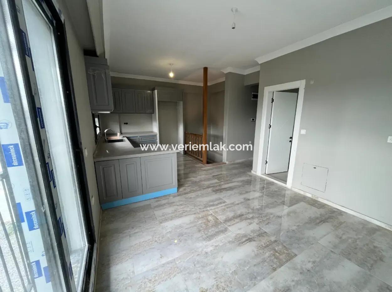 2 1 Duplex With Garden In Seferihisar Çolak İbrahim Bey Neighborhood