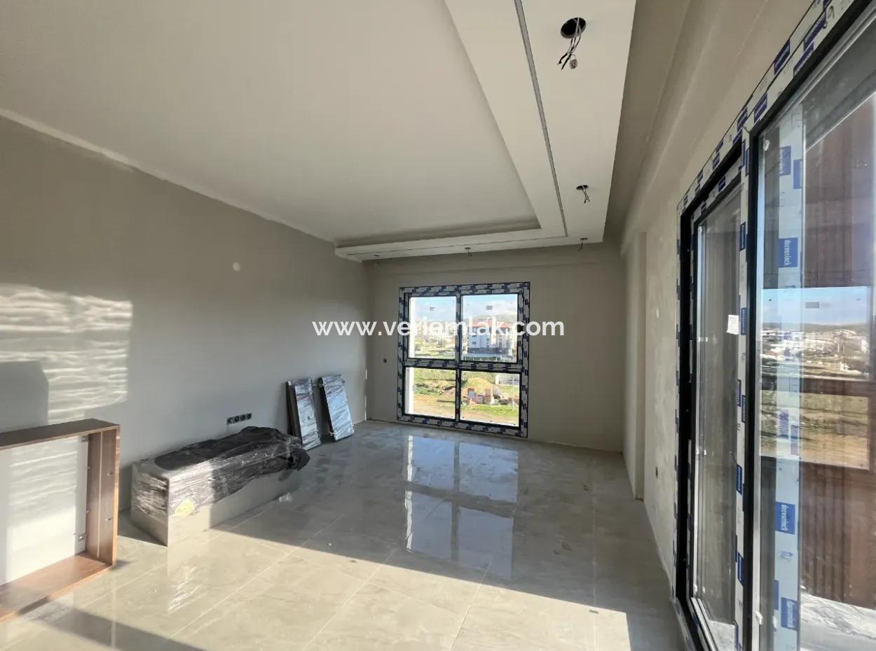 Zero 2 1 Apartments In A Complex With Pool In Seferihisar Çolakibrahimbey District, Close To Luwi Bazaar! 