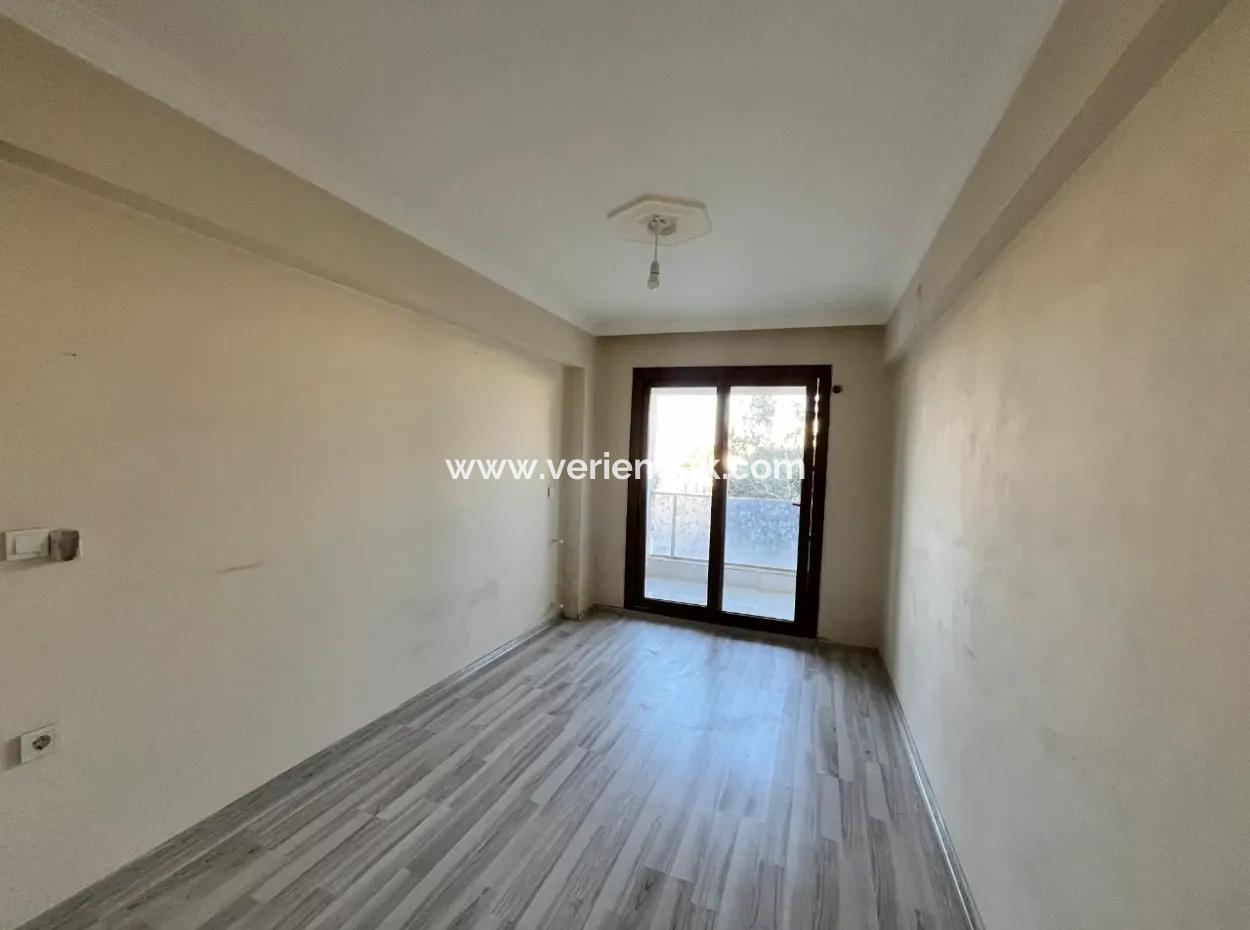 Investment Opportunity In The Center Of Seferihisar: 2 1 Apartments For Sale!