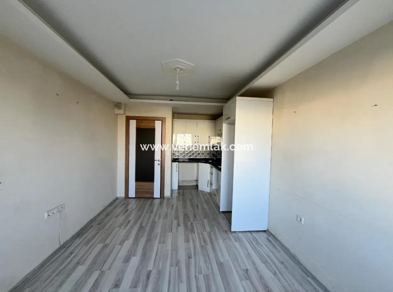 Investment Opportunity In The Center Of Seferihisar: 2 1 Apartments For Sale!