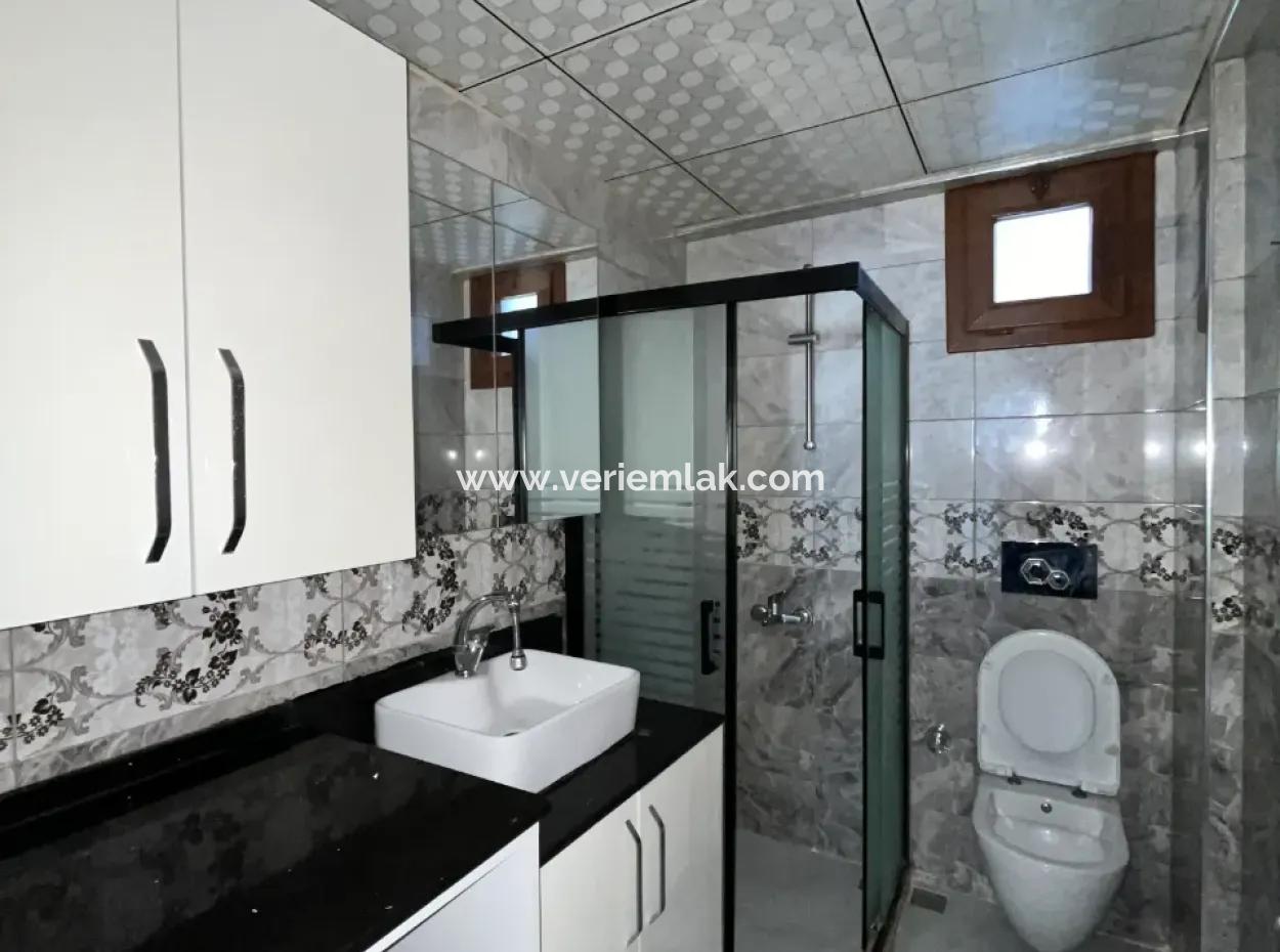 Investment Opportunity In The Center Of Seferihisar: 2 1 Apartments For Sale!