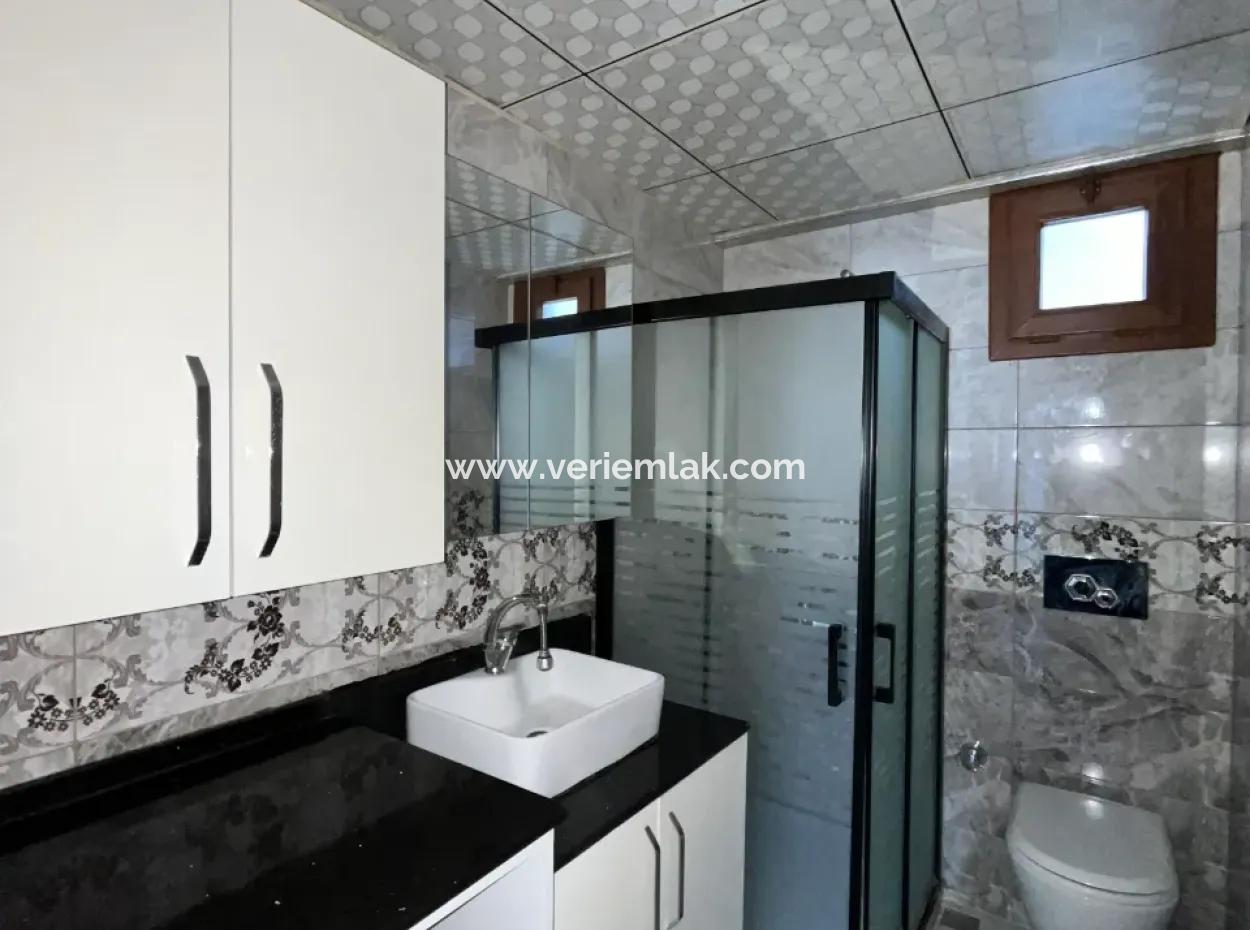 Investment Opportunity In The Center Of Seferihisar: 2 1 Apartments For Sale!