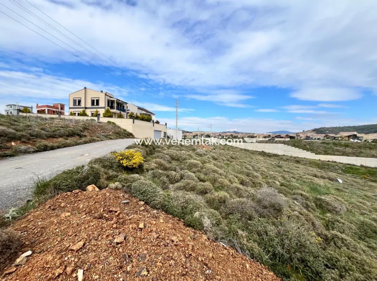 Near Seferihisar State Hospital, 300 M² Duplex Zoned Land For Sale!
