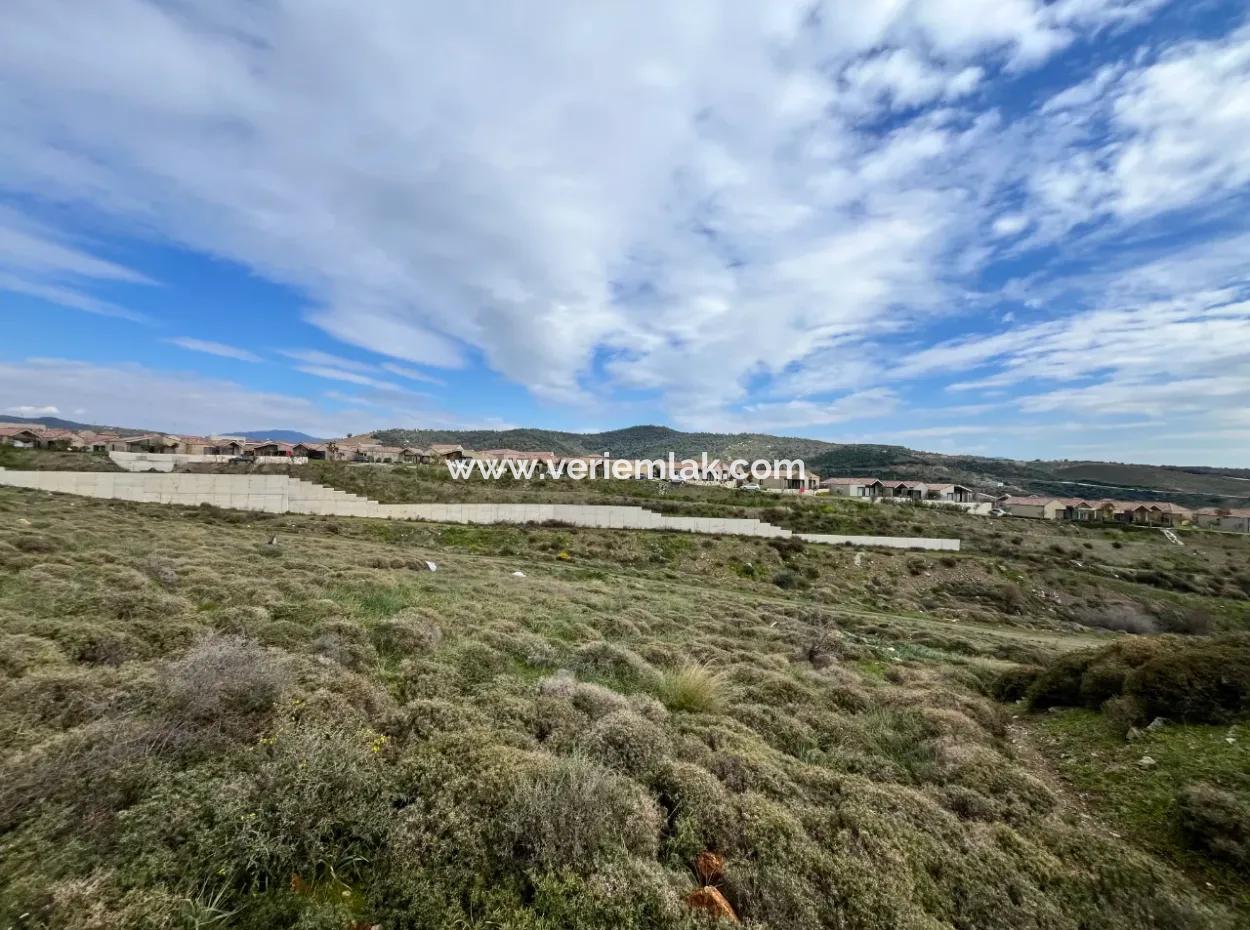 Near Seferihisar State Hospital, 300 M² Duplex Zoned Land For Sale!