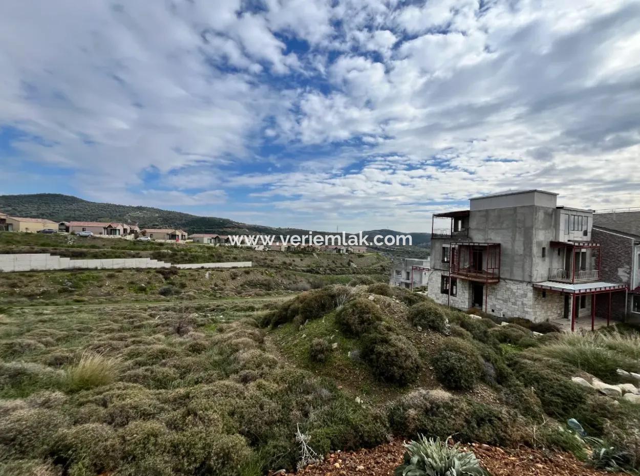 Near Seferihisar State Hospital, 300 M² Duplex Zoned Land For Sale!