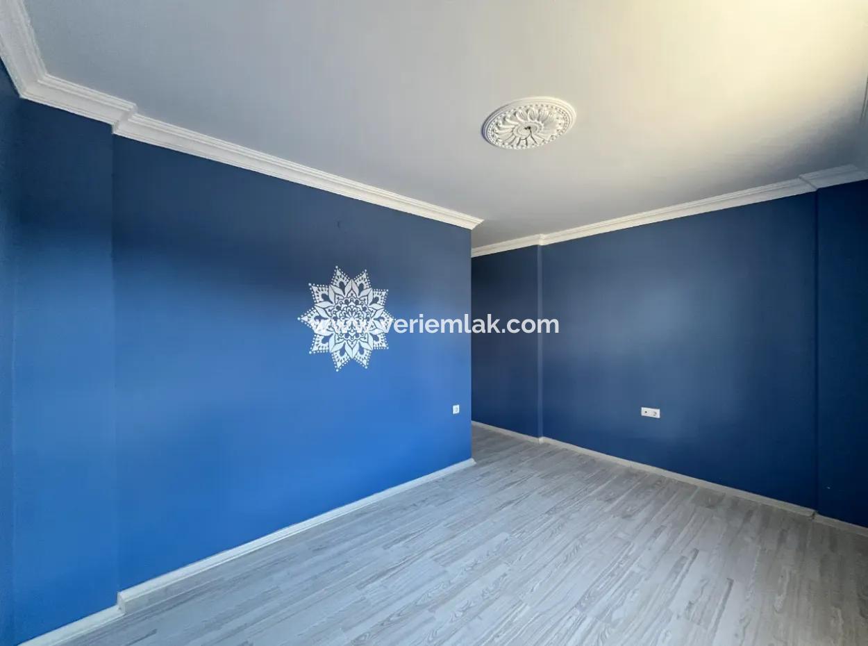 3 1 Apartment For Sale In Seferihisar Camikebir District, Gözsüzler District, In A Complex With Pool
