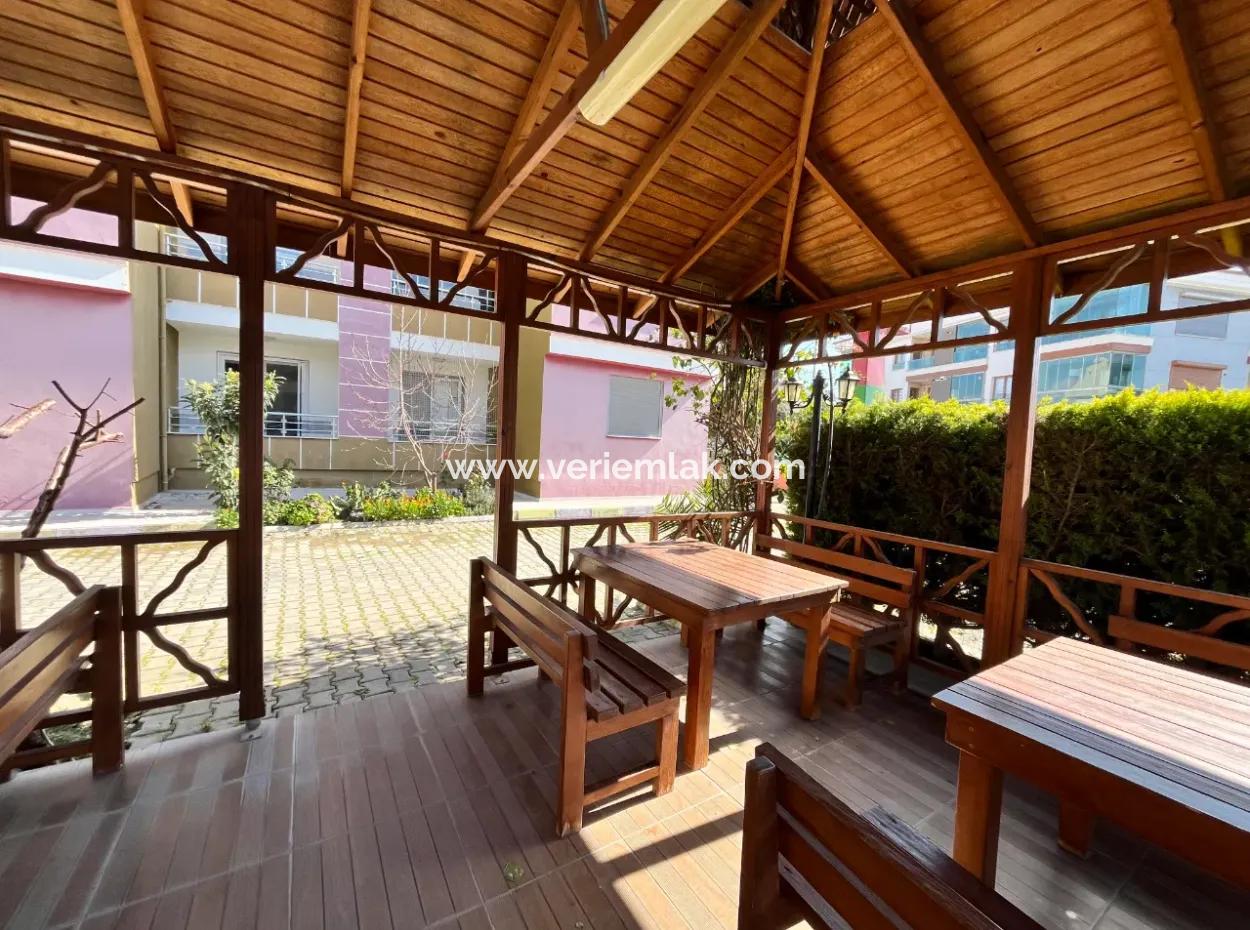 3 1 Apartment For Sale In Seferihisar Camikebir District, Gözsüzler District, In A Complex With Pool