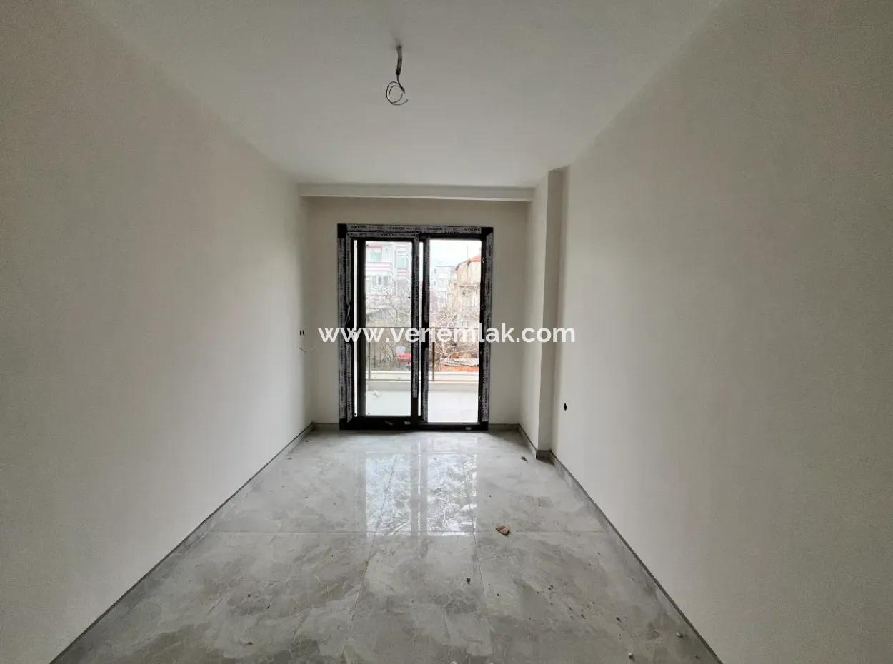 Comfortable And Modern 1 1 Apartment In Seferihisar Center