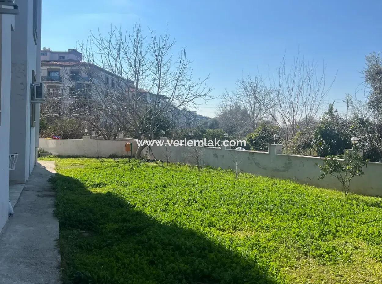 Apartment For Sale In Seferihisar Camikebir Neighborhood With Garden, Separate Nizam 3 1