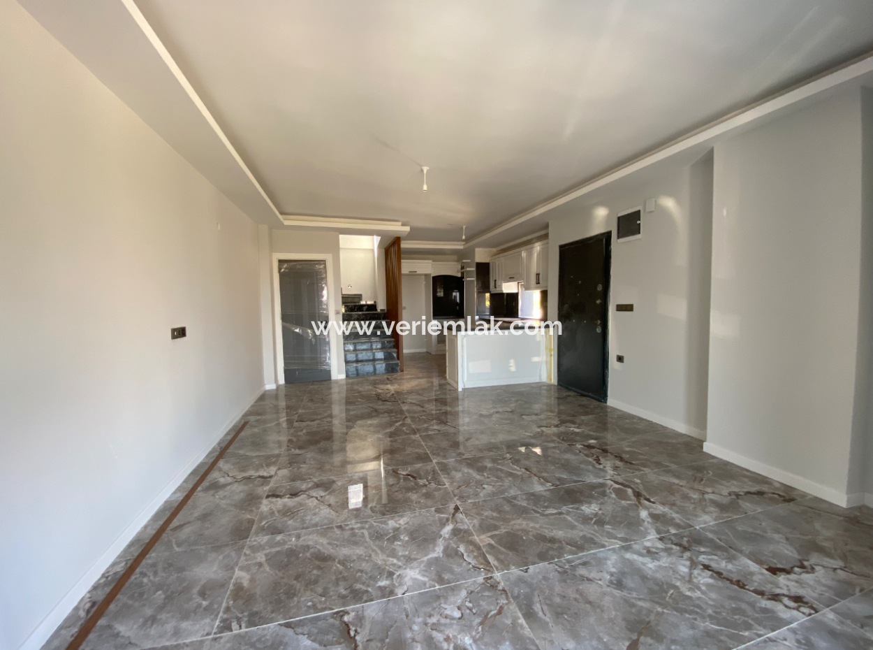 3 1 Villa For Sale With Large Garden In Seferihisar Doğanbey Ar Housing Complex