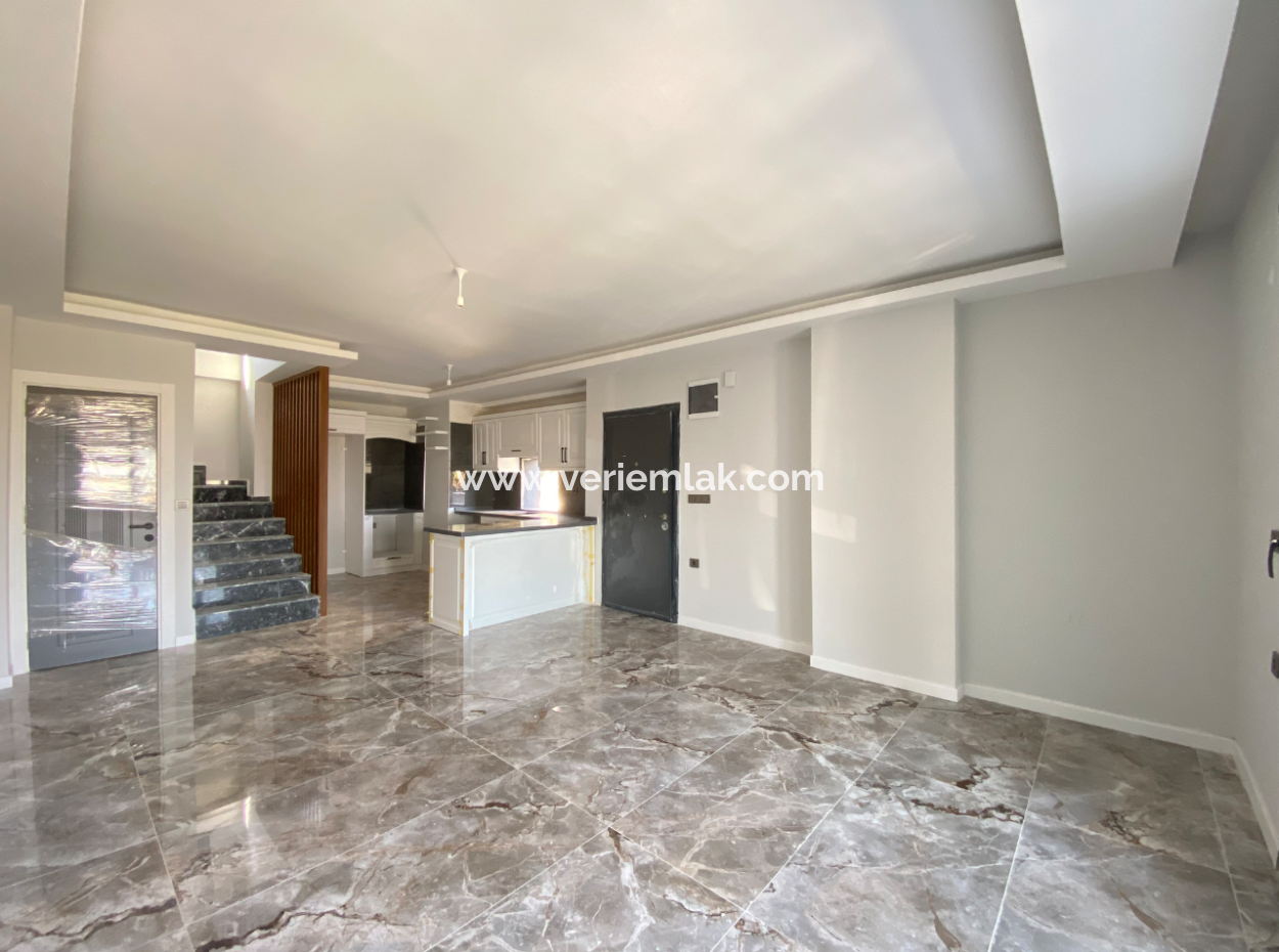 3 1 Villa For Sale With Large Garden In Seferihisar Doğanbey Ar Housing Complex