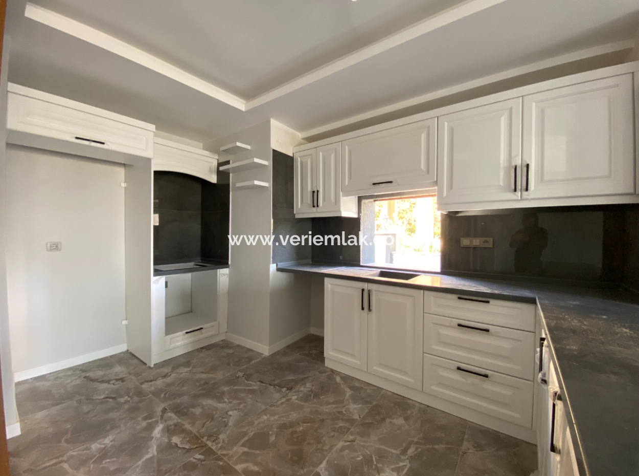 3 1 Villa For Sale With Large Garden In Seferihisar Doğanbey Ar Housing Complex