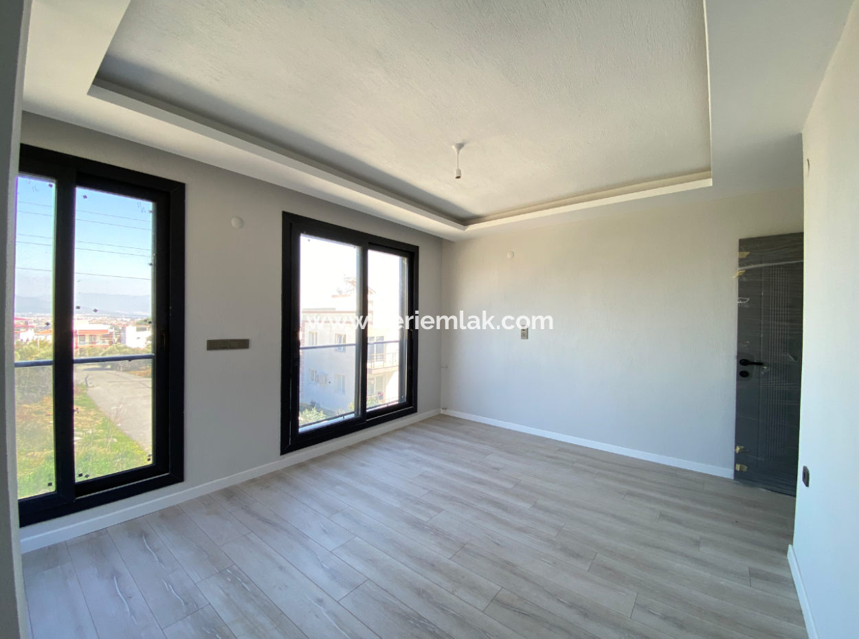 3 1 Villa For Sale With Large Garden In Seferihisar Doğanbey Ar Housing Complex