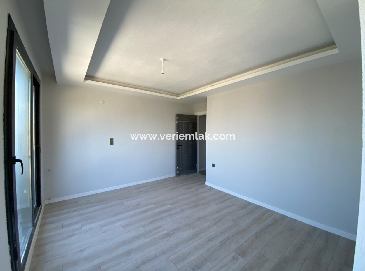 3 1 Villa For Sale With Large Garden In Seferihisar Doğanbey Ar Housing Complex