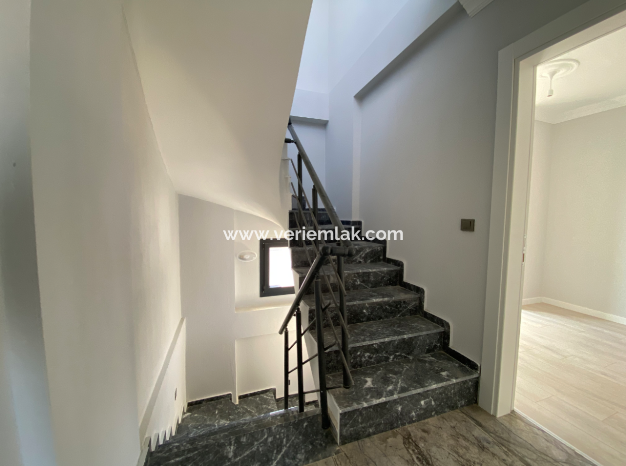 3 1 Villa For Sale With Large Garden In Seferihisar Doğanbey Ar Housing Complex