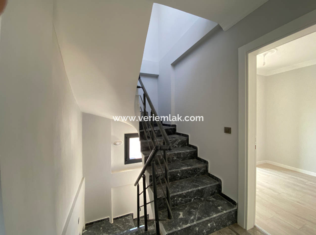 3 1 Villa For Sale With Large Garden In Seferihisar Doğanbey Ar Housing Complex