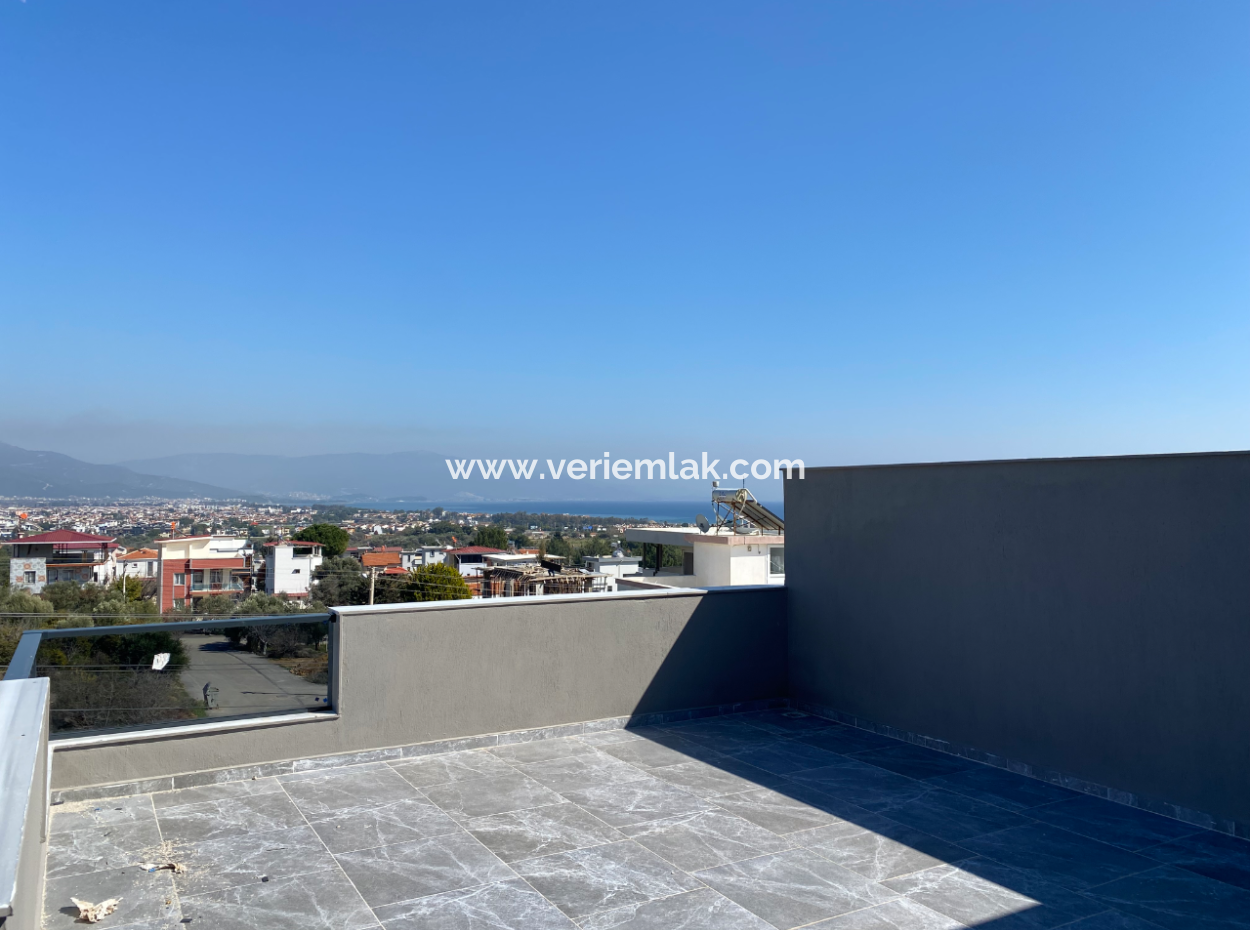 3 1 Villa For Sale With Large Garden In Seferihisar Doğanbey Ar Housing Complex