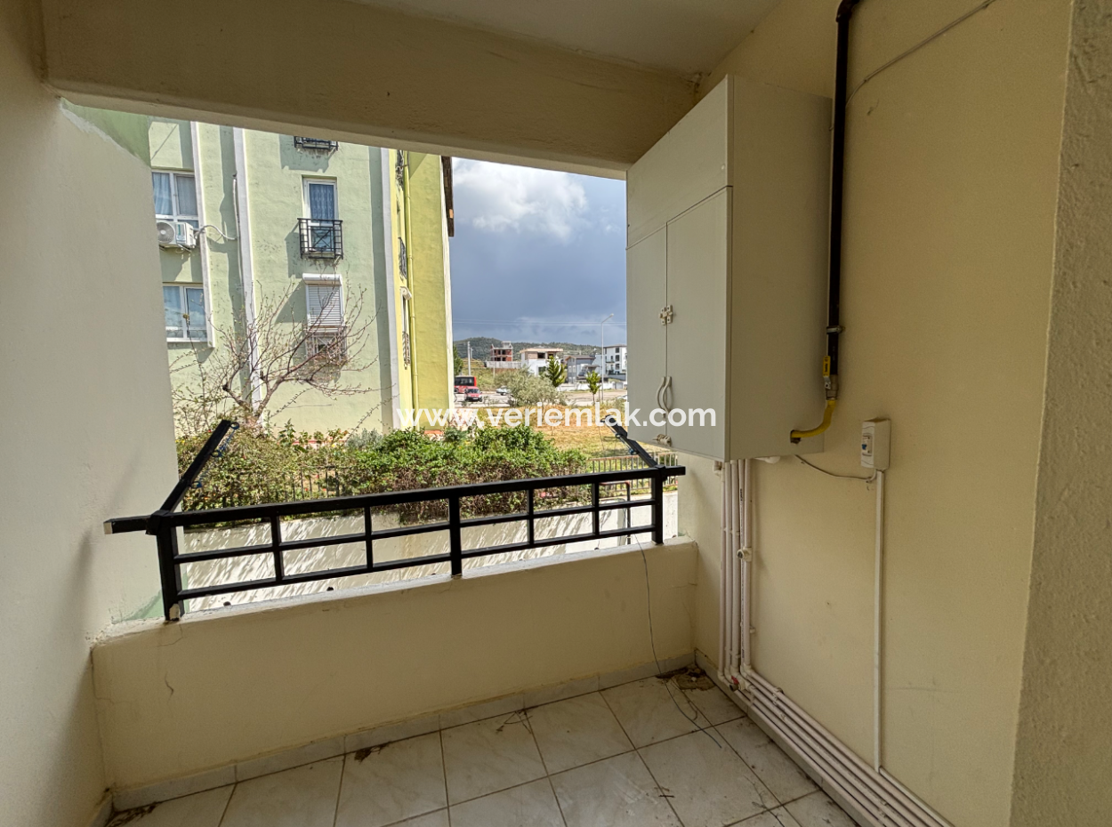3 1 Apartment For Sale With Balcony In Seferihisar Toki Residences