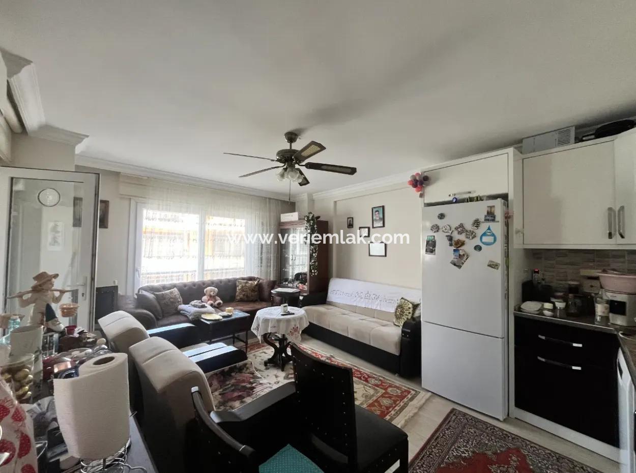 Comfortable And Modern 2 1 Apartment For Sale In Seferihisar Çolakibrahim Bey Neighborhood