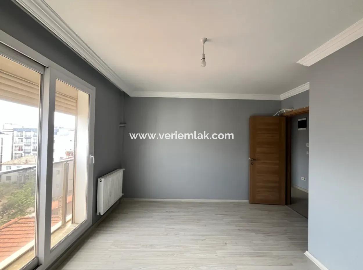 3 1 Apartment For Sale With Closed Kitchen In Corner Location In Seferihisar Hidirlik Neighborhood