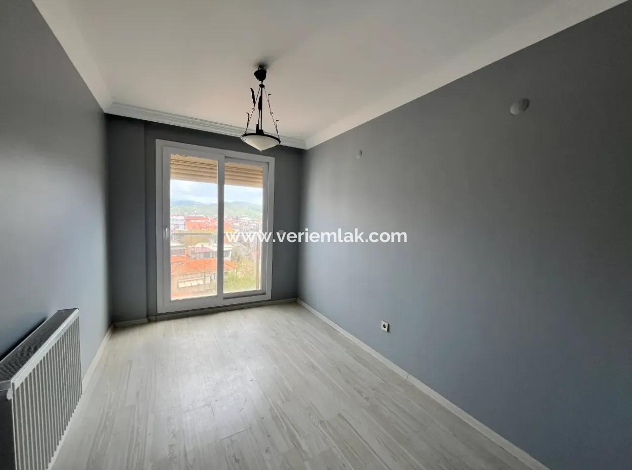3 1 Apartment For Sale With Closed Kitchen In Corner Location In Seferihisar Hidirlik Neighborhood