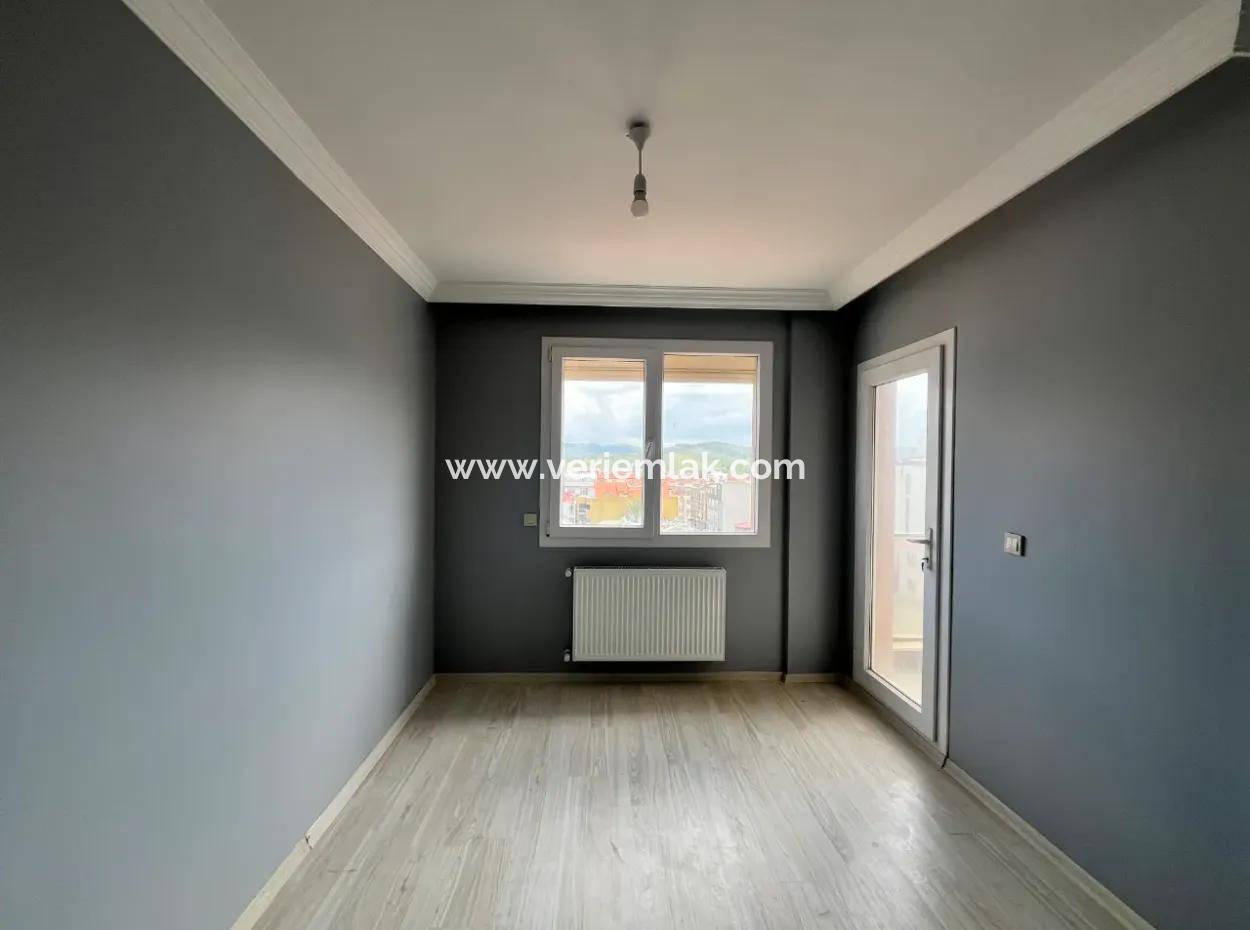 3 1 Apartment For Sale With Closed Kitchen In Corner Location In Seferihisar Hidirlik Neighborhood