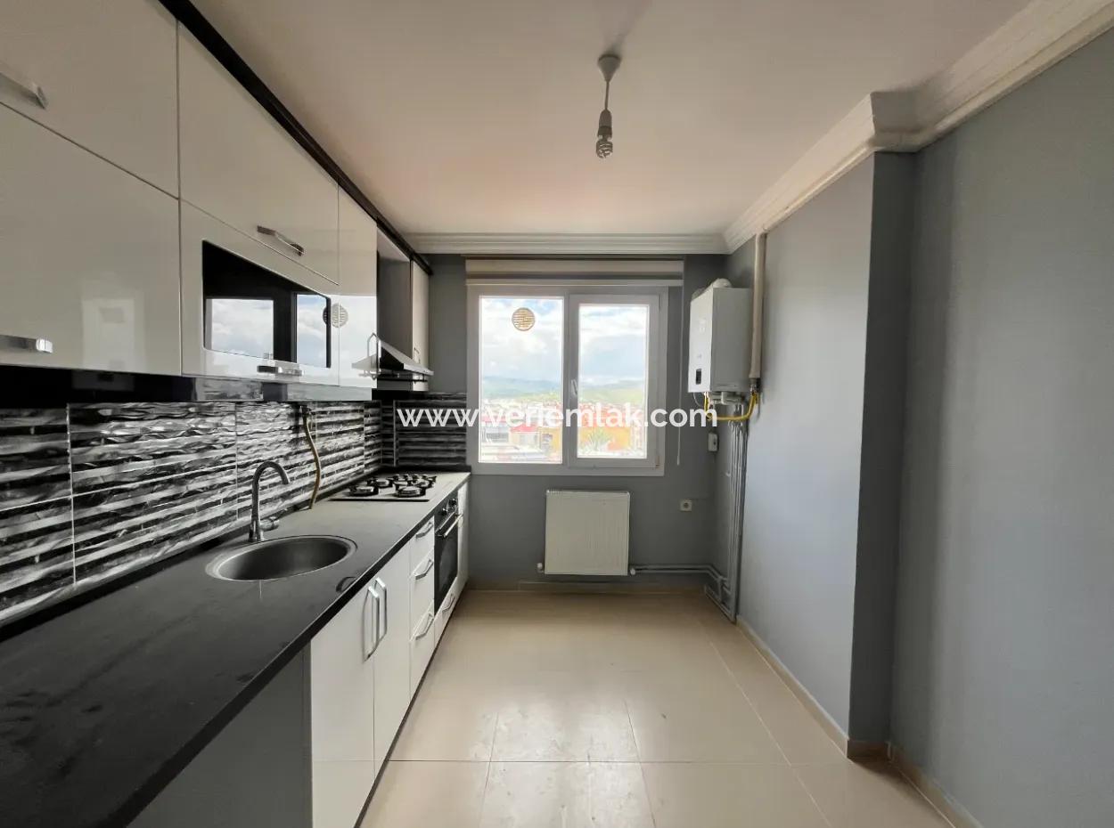 3 1 Apartment For Sale With Closed Kitchen In Corner Location In Seferihisar Hidirlik Neighborhood