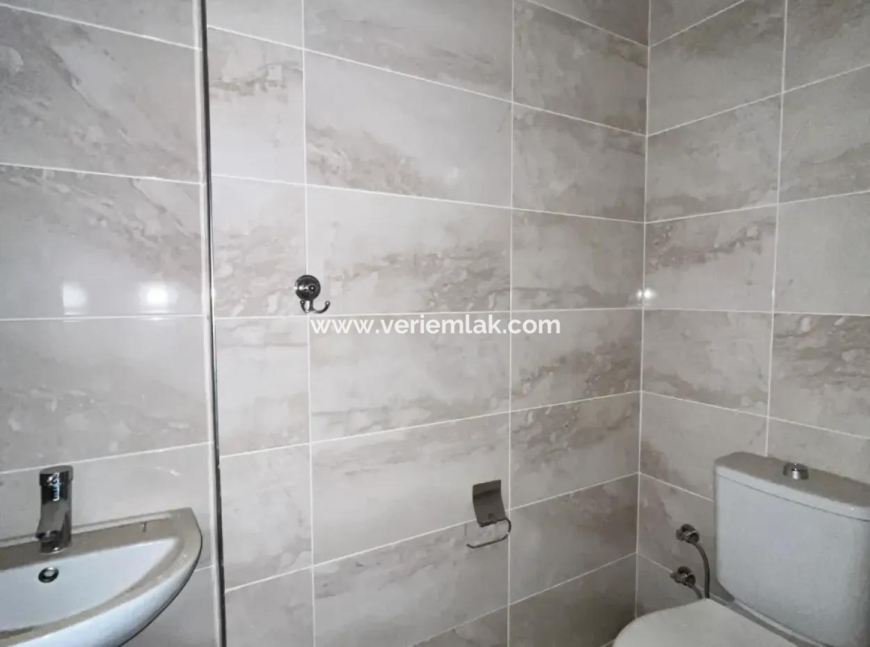 3 1 Apartment For Sale With Closed Kitchen In Corner Location In Seferihisar Hidirlik Neighborhood