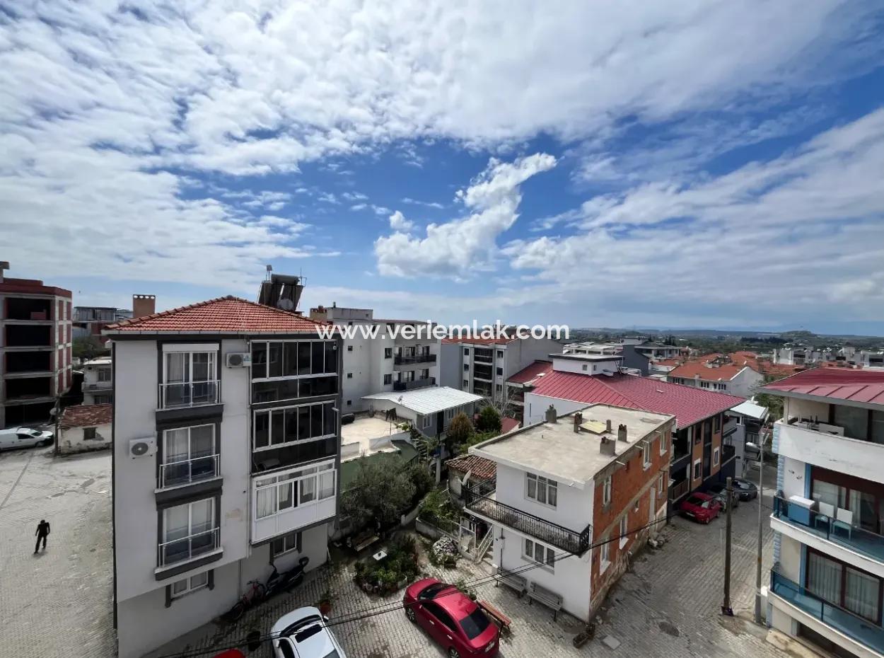 3 1 Apartment For Sale With Closed Kitchen In Corner Location In Seferihisar Hidirlik Neighborhood