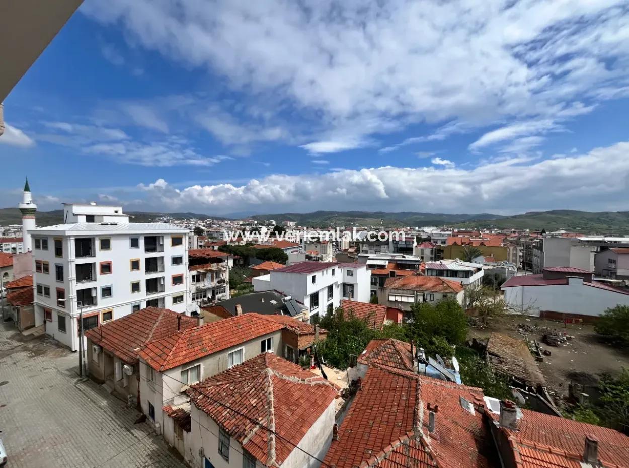 3 1 Apartment For Sale With Closed Kitchen In Corner Location In Seferihisar Hidirlik Neighborhood