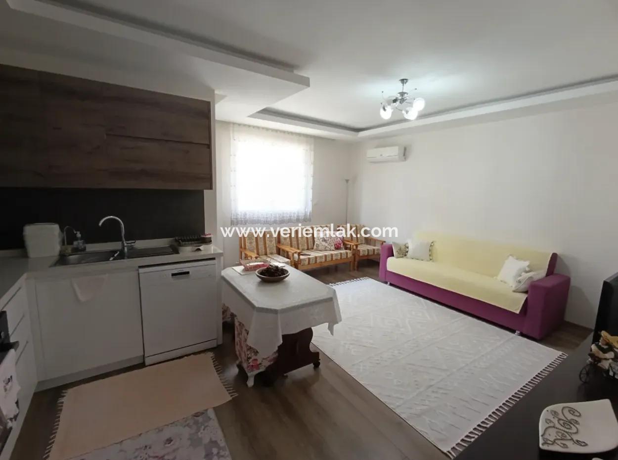 1 1 Apartment For Sale With Luxury Architecture In The Corner Location, In The Eylül Life Site, In The Neighborhood Of Seferihisar Çolakibrahimbey