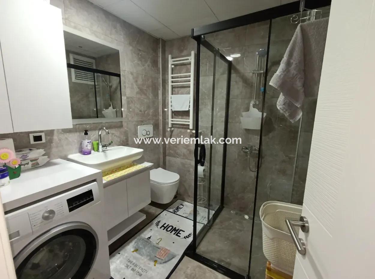 1 1 Apartment For Sale With Luxury Architecture In The Corner Location, In The Eylül Life Site, In The Neighborhood Of Seferihisar Çolakibrahimbey