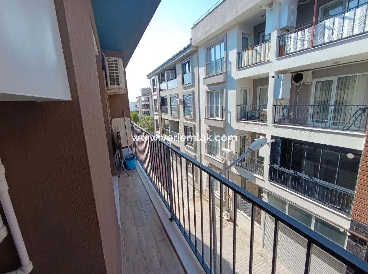 1 1 Apartment For Sale With Luxury Architecture In The Corner Location, In The Eylül Life Site, In The Neighborhood Of Seferihisar Çolakibrahimbey