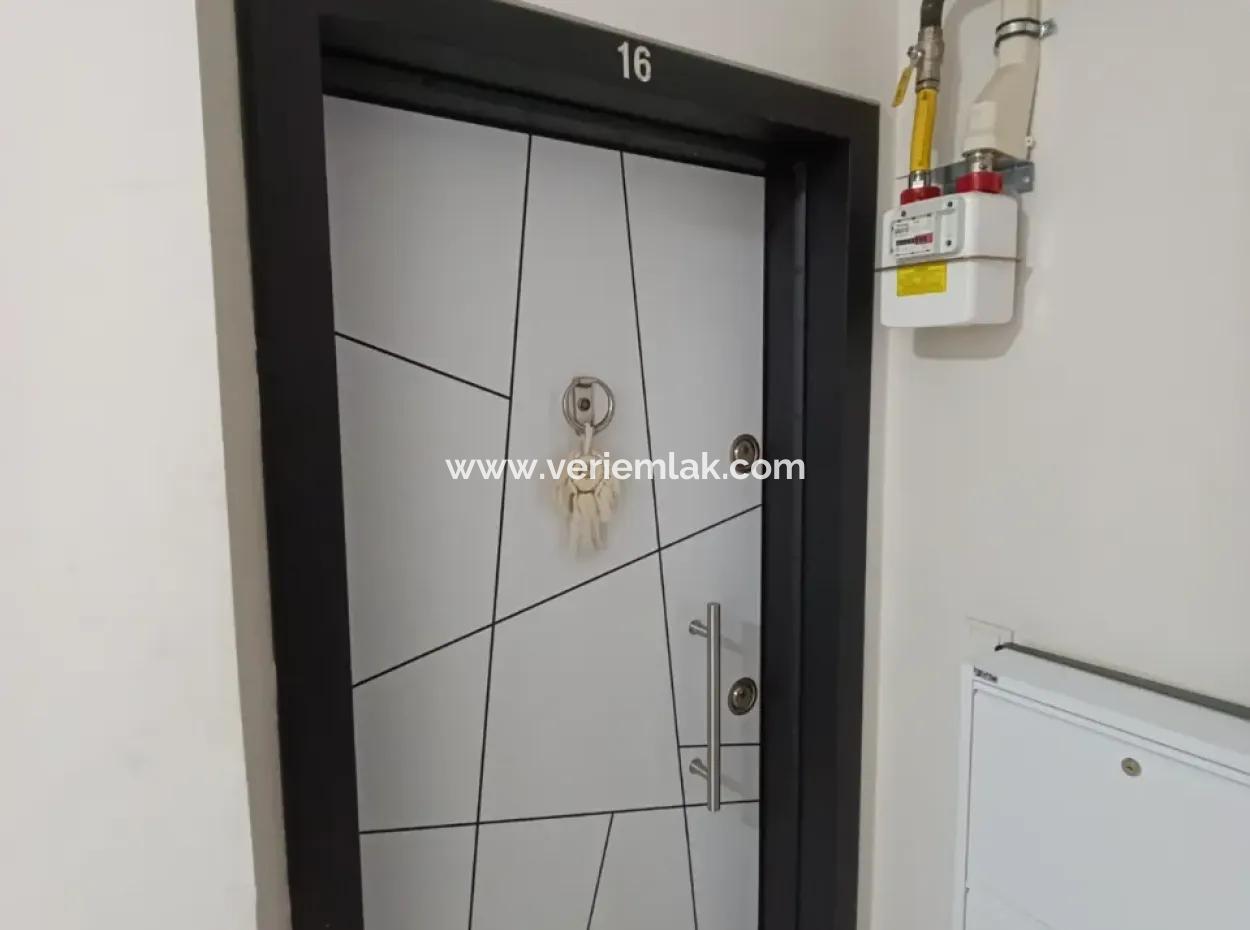 1 1 Apartment For Sale With Luxury Architecture In The Corner Location, In The Eylül Life Site, In The Neighborhood Of Seferihisar Çolakibrahimbey