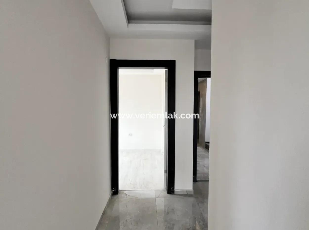 Seferihisar Mosque Neighborhood, 2Nd Floor, Large Balcony, 2 1 Zero Apartment