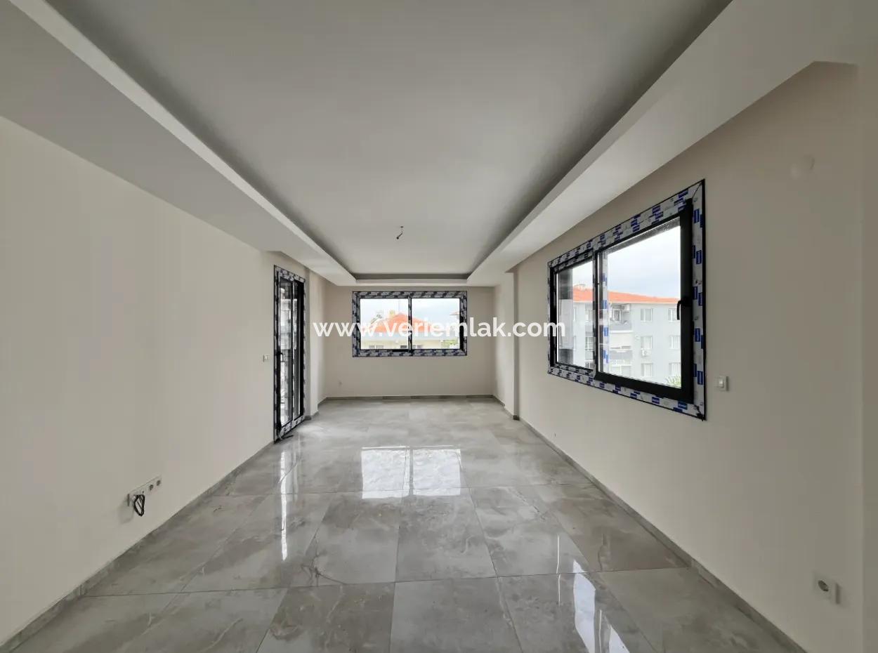 Seferihisar Mosque Neighborhood, 2Nd Floor, Large Balcony, 2 1 Zero Apartment