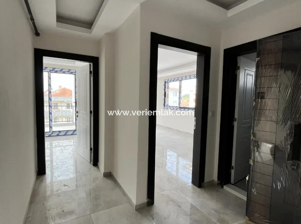 Seferihisar Mosque Neighborhood, 2Nd Floor, Large Balcony, 2 1 Zero Apartment